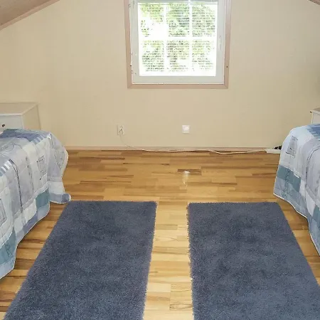 Hankipolku 4c By Interhome